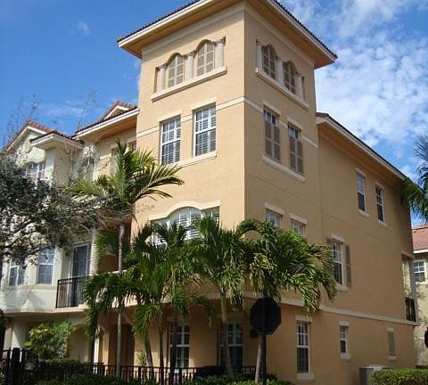 2nd image of 2501 San Pietro Cir