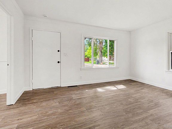 4th image of 8653 Lanewood St