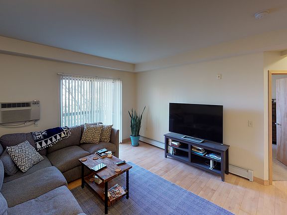 2nd image of 301 S Livingston St #6384172