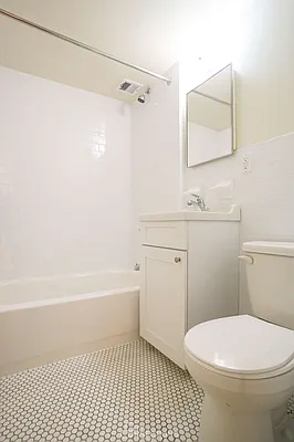 Rented by City Connections Realty | media 4