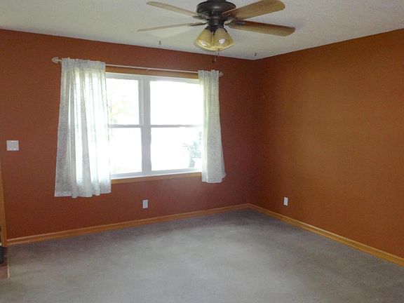 4th image of 1836 Bayview Dr