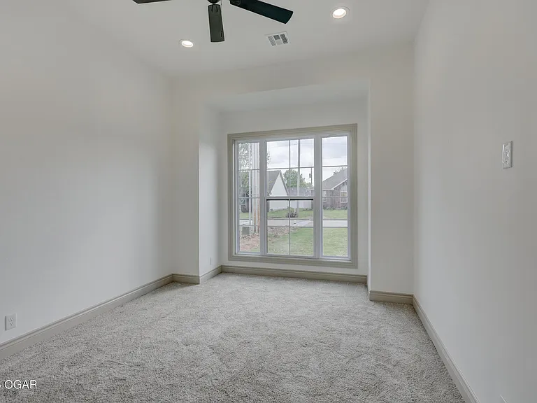2520 S Cleveland Ave — Photo 24