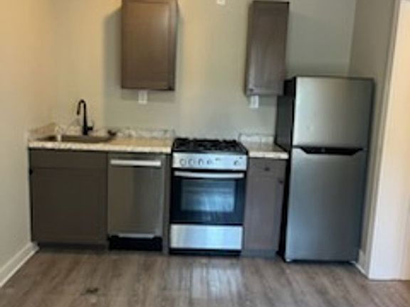 3rd image of 1262 S Shelby St #731