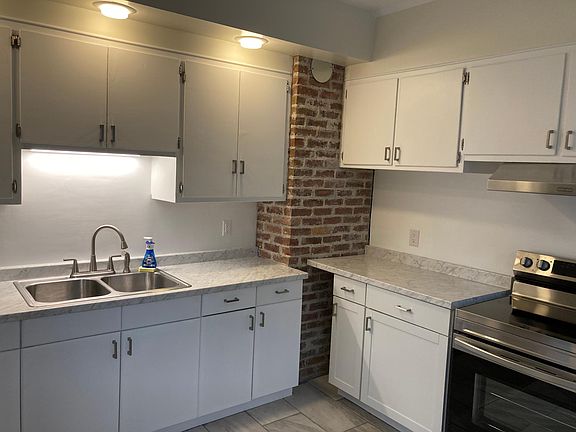 4th image of 36 Glenwood Blvd Floor 1