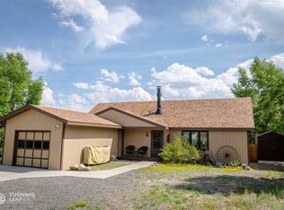 6 Golden Ln, Centennial, WY 82055