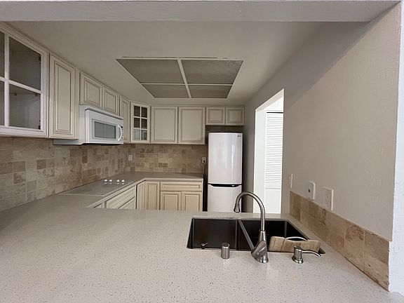 3rd image of 3796 Stoneglen N