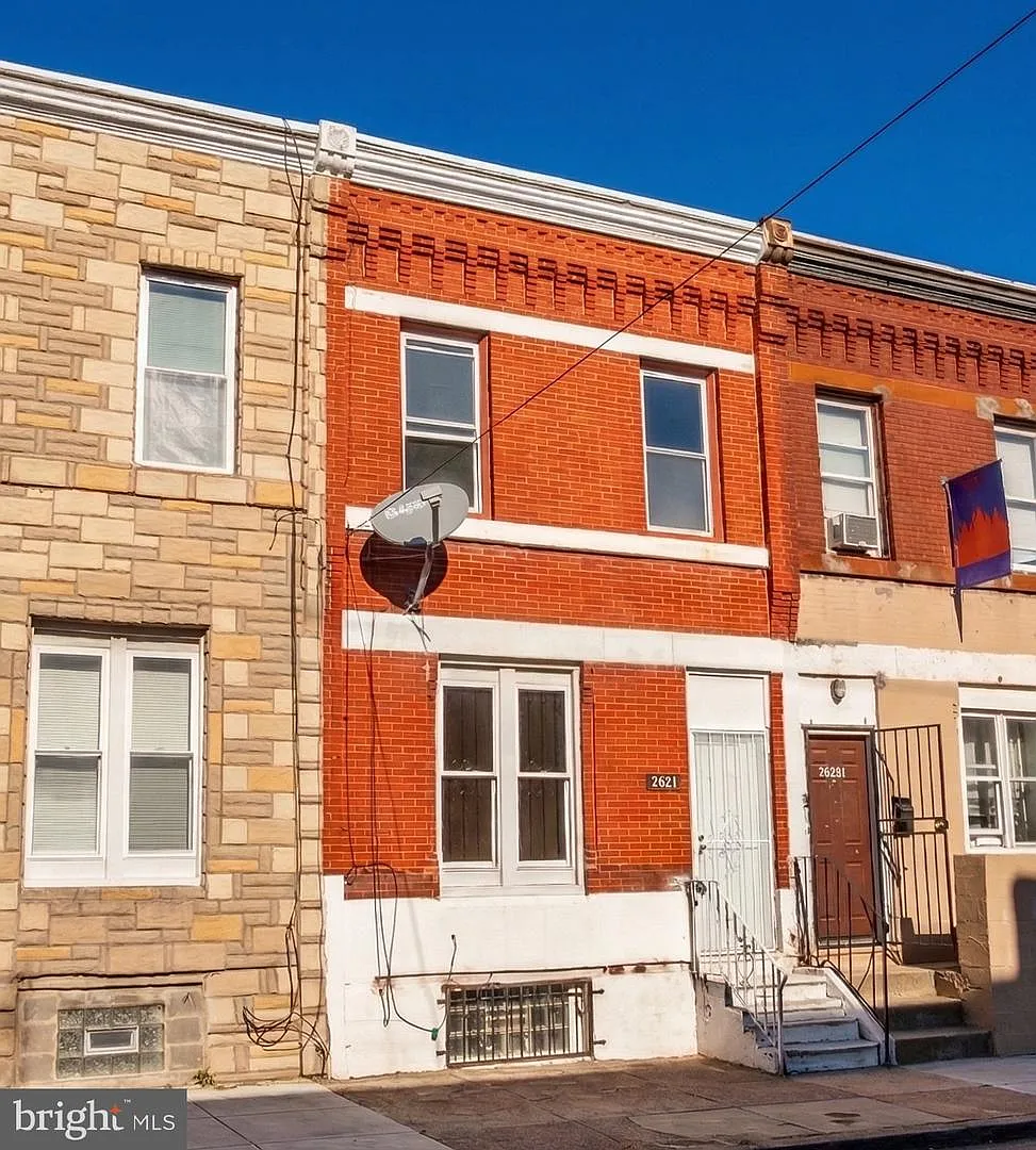 1831 Fontain St photo 1