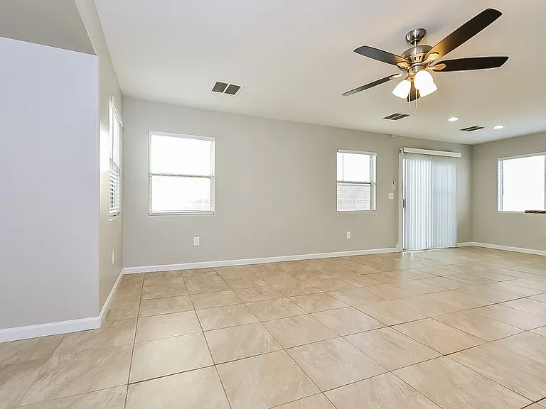 10348 Faustine Ave — Photo 5