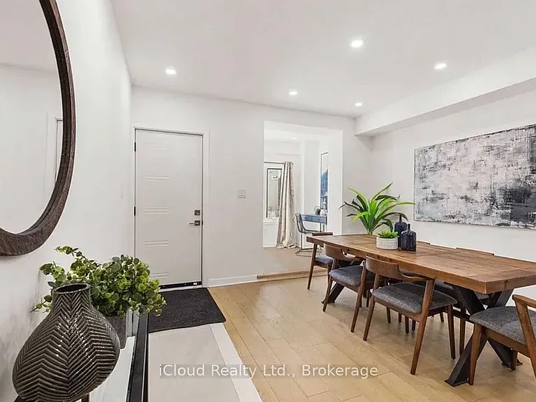 386 Coxwell Ave — Photo 17