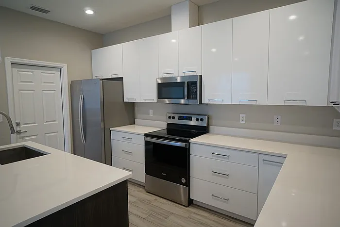 4104 N Thatcher Ave #B — Photo 4