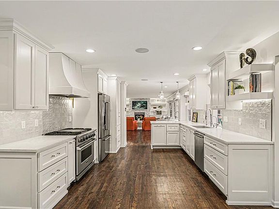 5th image of 1901 W 69th St