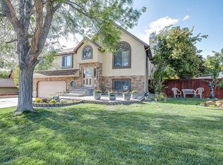 1769 E Edgecliff Dr, Sandy, UT 84092