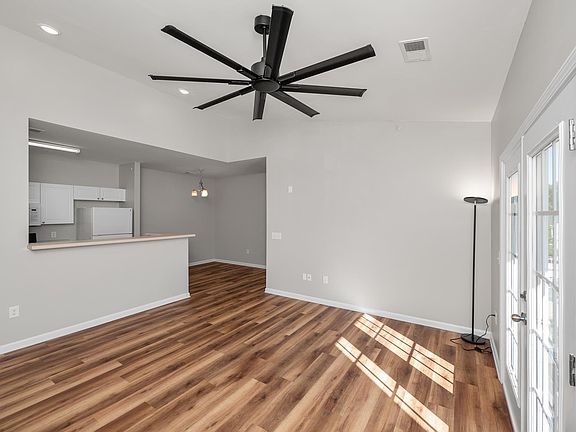 5th image of 632 McKenna Cir