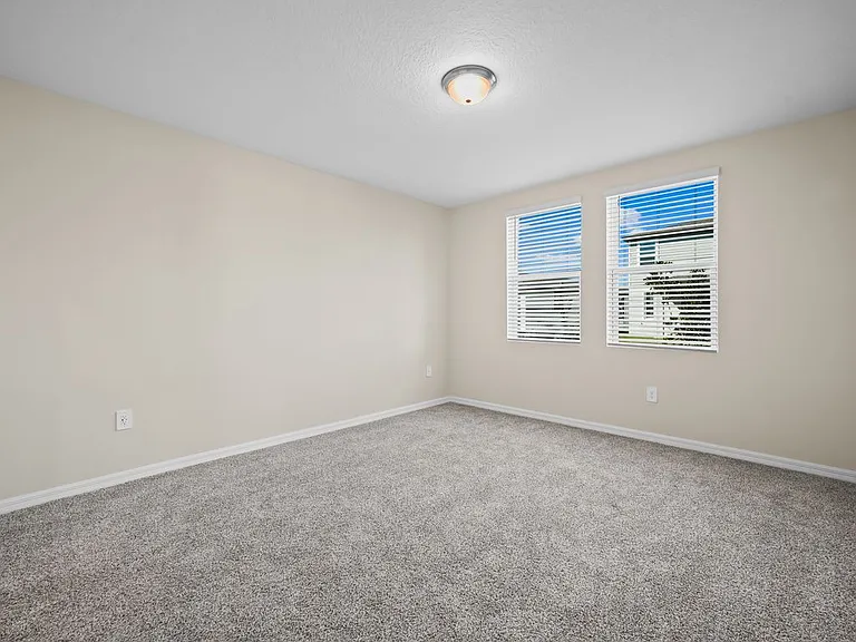 520 Kennedy Dr — Photo 7