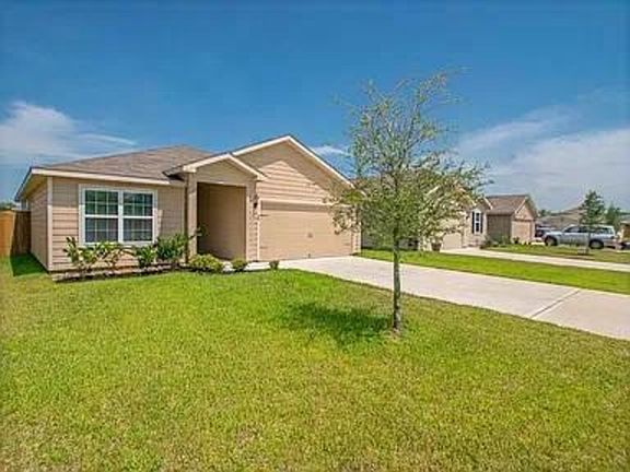 2nd image of 976 Lake View Cir W