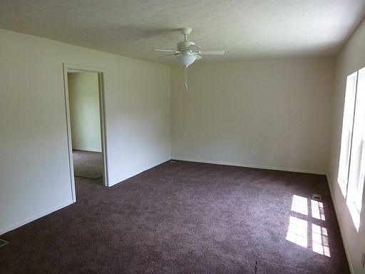 4th image of 8438 E 37th Pl