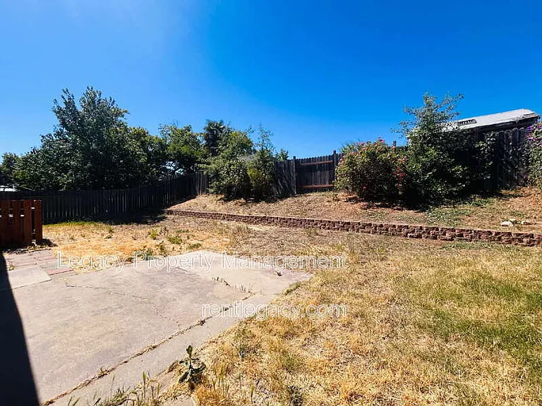 6841 Castleberry Cir — Photo 19
