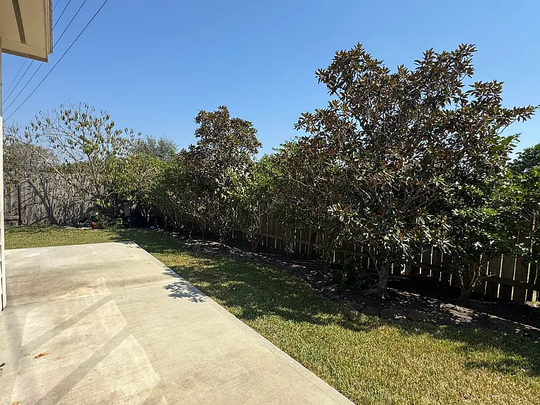 10902 Brighton Gardens Dr — Photo 9
