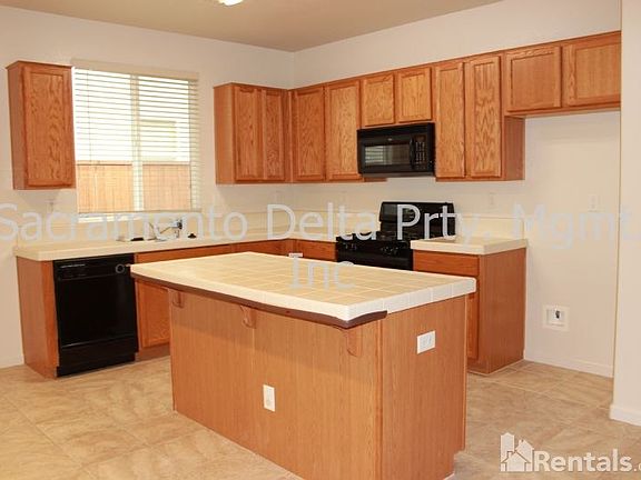 5th image of 589 Watercourse Ln