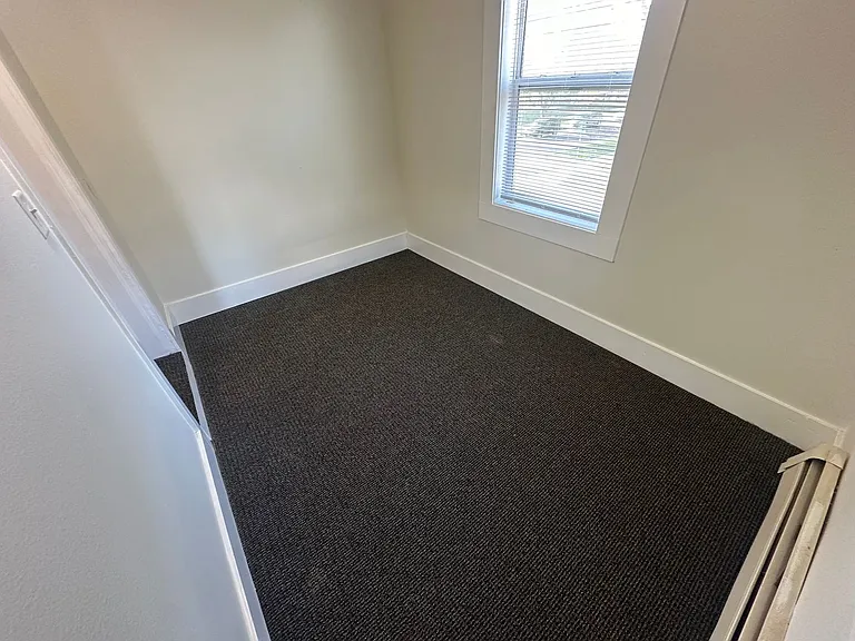 322 E 15th St #3 — Photo 18