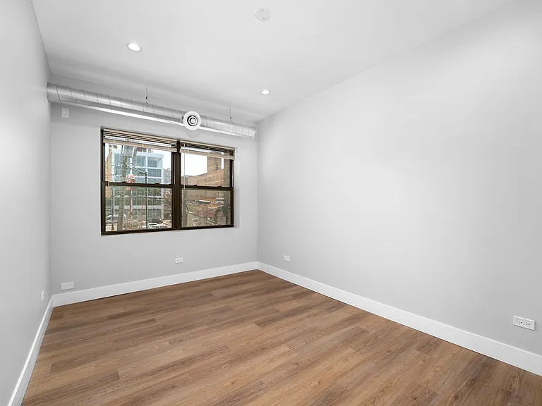 1219 W Devon Ave #205 — Photo 6