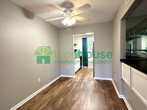 5th image of 1009 Barclay Sq
