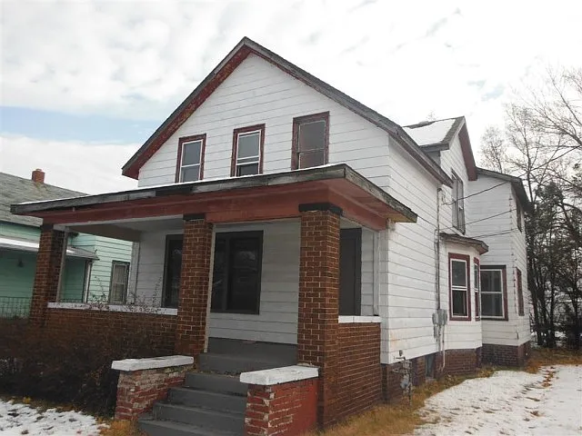 638 Willard Ave photo 1