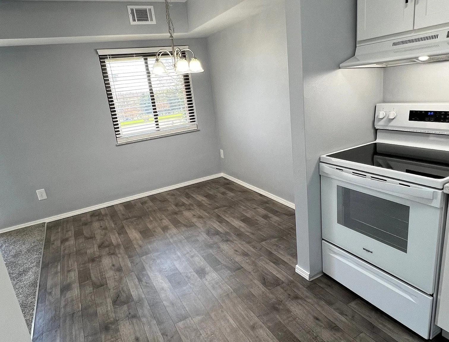 2 bed, 775 sqft, $1,300 — Photo 3