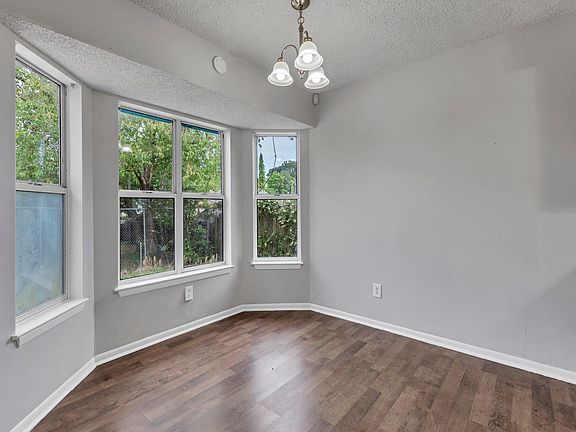5th image of 503 Aleta Ave