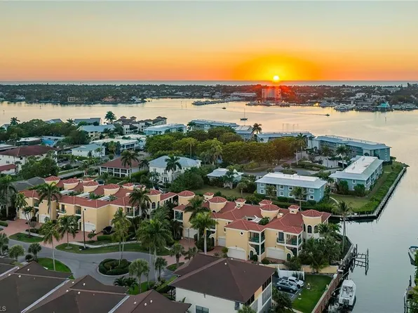 1435 Blue Point AVE #1435, NAPLES, FL 34102