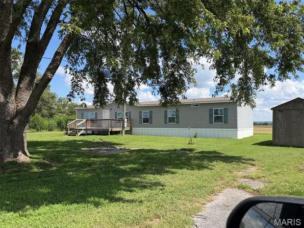 30954 Bader Ln, McClure, IL 62957
