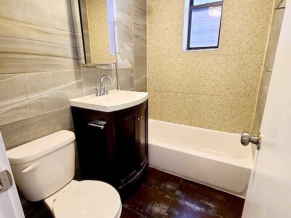 5th image of 3030 Holland Ave #3F