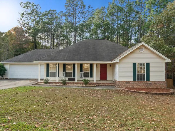 611 Maplewood Dr, Hattiesburg, MS 39402