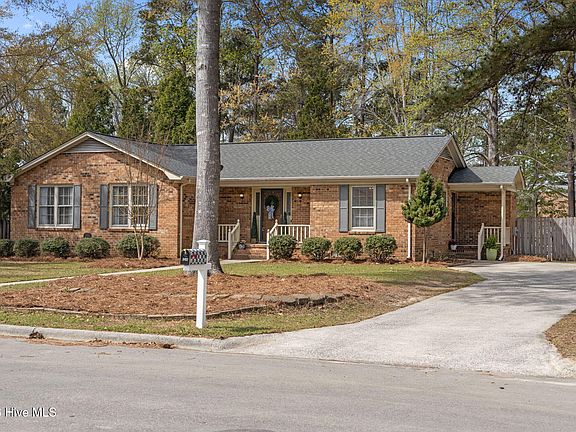 3rd image of 3400 Sherwood Drive