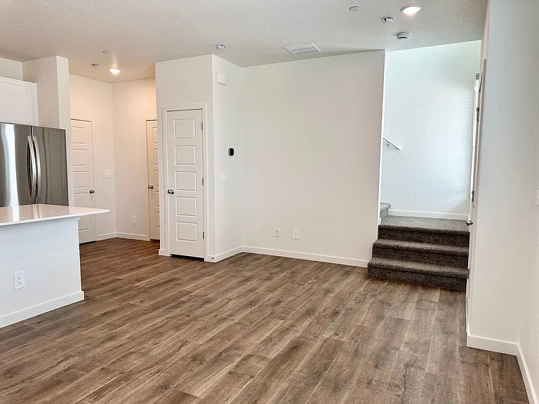 3913 Stove St — Photo 9