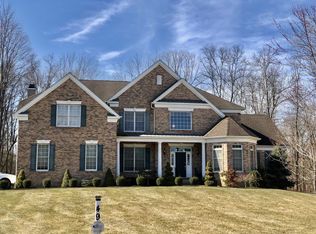 49 Kinsale Ct, Wappingers Falls, NY 12590