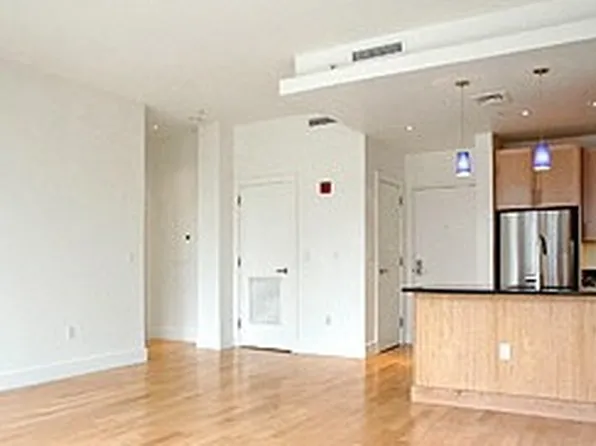 70 Lincoln St Unit L516, Boston, MA 02111