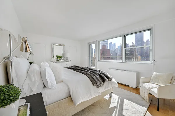 Sold by Compass | media 18