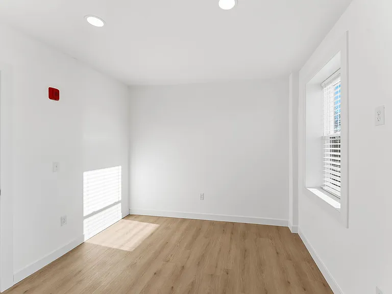 210 Weeden St #9 — Photo 11