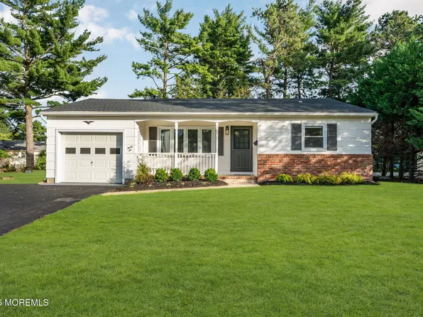 36 Cambridge Court, Toms River, NJ 08757