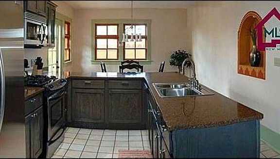 Gourmet Kitchen 1