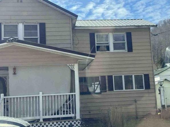 11 Water St, Richwood, WV 26261