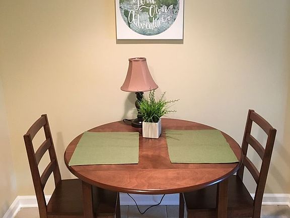 5th image of 828 Malabu Dr APT 303