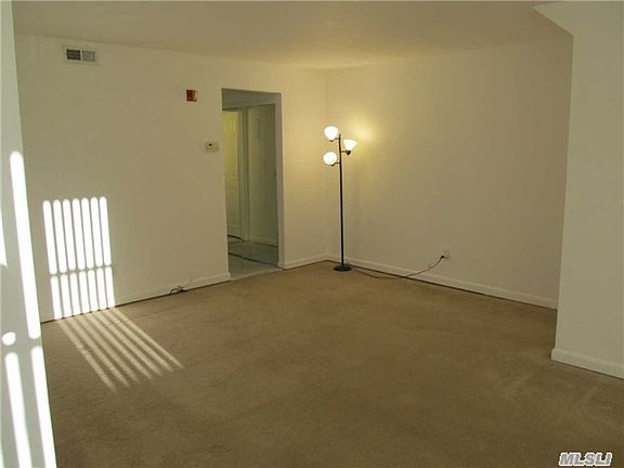 4th image of 65 Artist Lake Dr