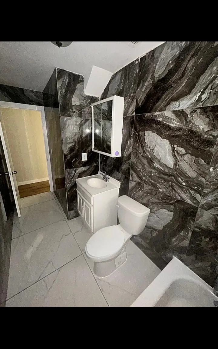 3 bed, $2,100 — Photo 3