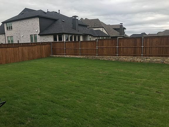 2nd image of 3105 Vaquero Ln