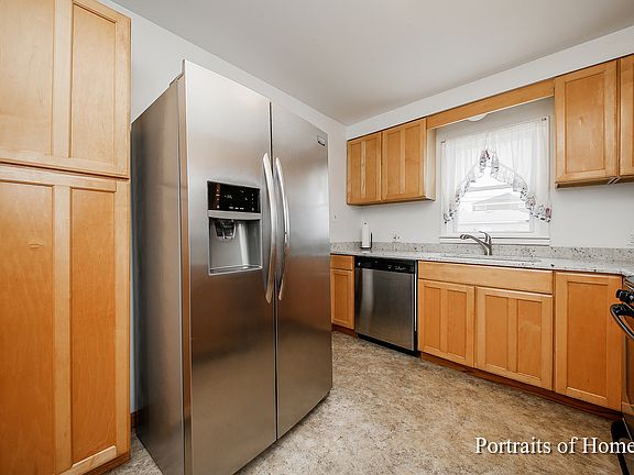 5th image of 337 S Lincoln St