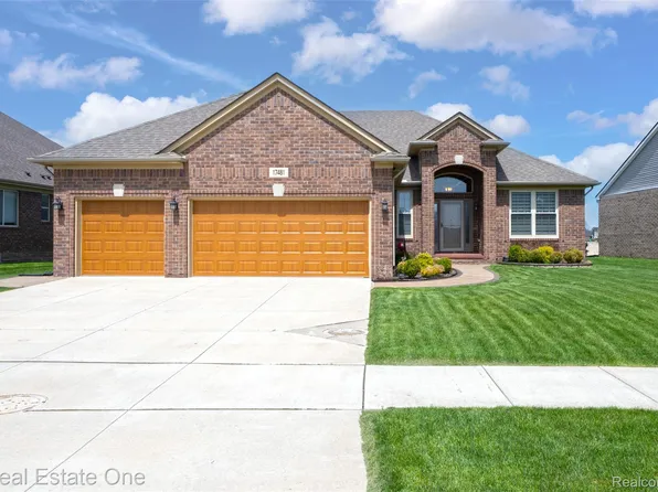 17481 Tiger Dr, Macomb, MI 48042