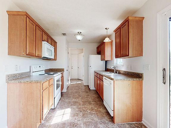 3rd image of 8829 Cressent Glen Ct