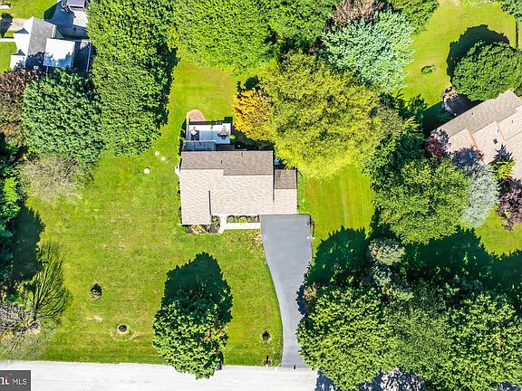 3rd image of 801 William Thomas Dr